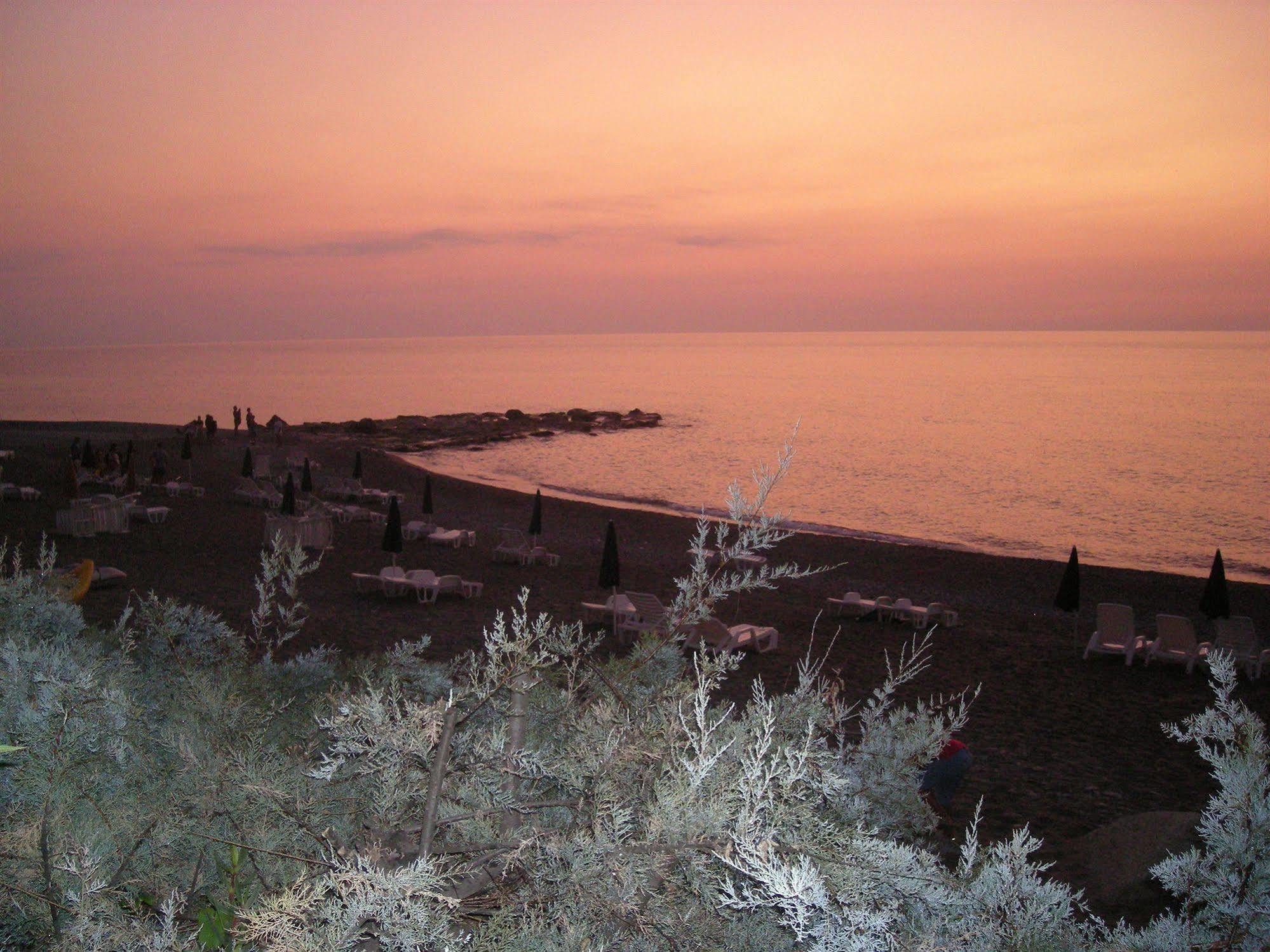 Capo Nettuno Hotel Capo dʼOrlando Exterior foto